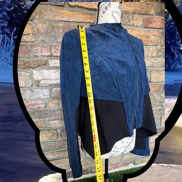 BCBGMAXAZARIA Jacket - Picture 10 of 13